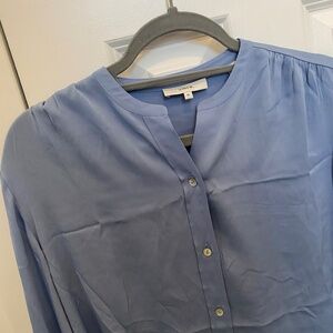 VINCE SILK BLUE TOP